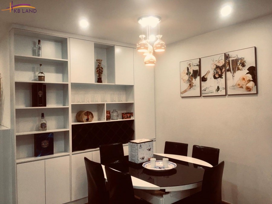 Lạc Long Quân, dt 110m2, 6 tầng , 10 căn hộ, 2 sàn VP, ôtô tránh, DT 200tr/tháng