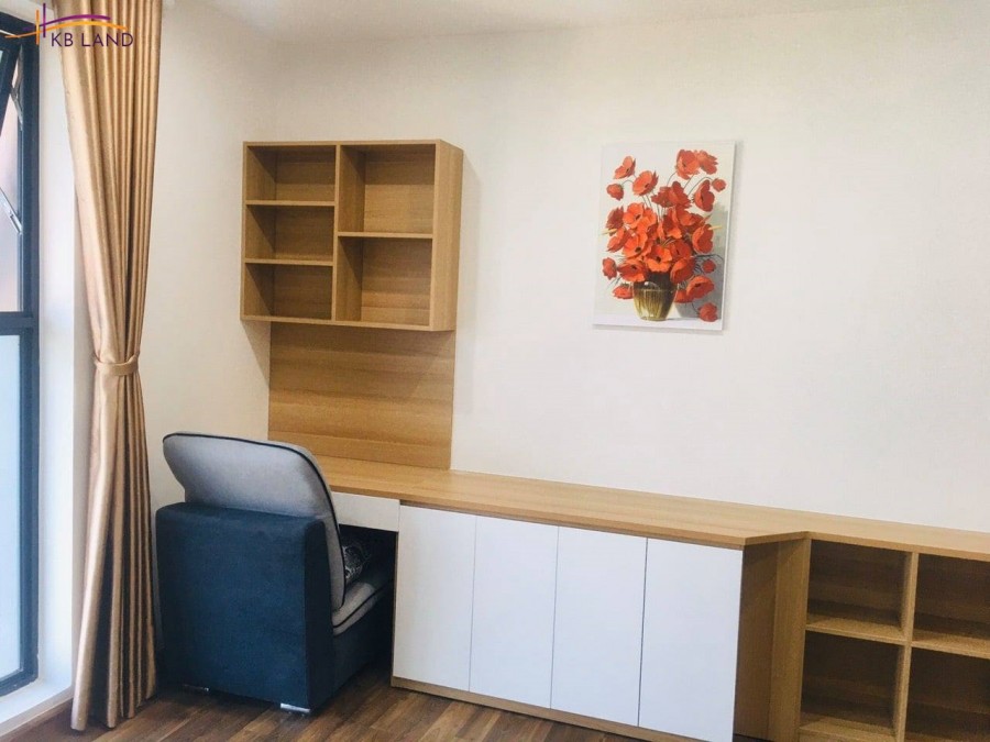 Lạc Long Quân, dt 110m2, 6 tầng , 10 căn hộ, 2 sàn VP, ôtô tránh, DT 200tr/tháng