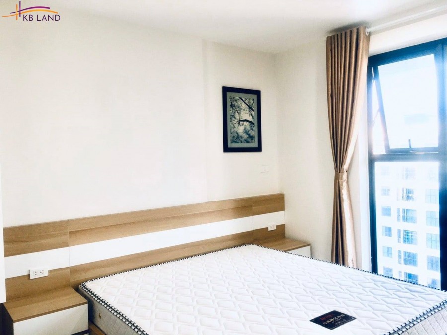 Lạc Long Quân, dt 110m2, 6 tầng , 10 căn hộ, 2 sàn VP, ôtô tránh, DT 200tr/tháng