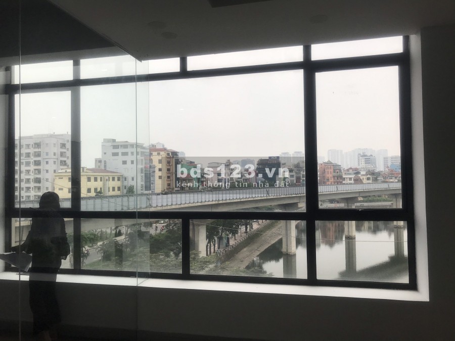 Chính chủ cho thuê diện tích 49m2 văn phòng chuyên nghiệp tại mặt phố Hoàng Cầu