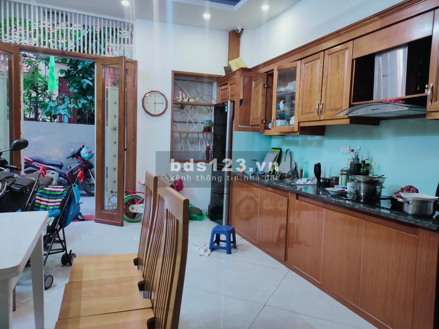Bán nhà Cầu Diễn, diện tích 51m2, nhà rộng sát hồ điều…