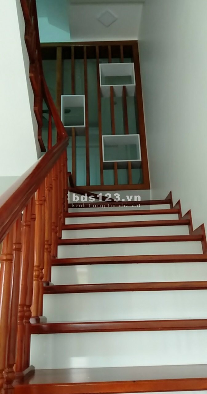Bán nhà mặt phố Vũ Hựu, ph Thanh Bình, diện tích 54.3m2, mt 4.5m, 4 tầng, 3 ngủ, đường to