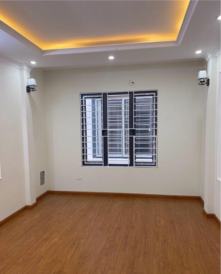 Bán nhà mặt ngõ 210 Hoàng Quốc Việt, Hà Nội, dt 43m2, 5 tầng, giá bán 5.15 tỷ, lh 0902224679