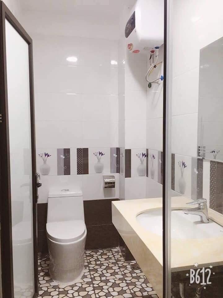 Bán nhà mặt ngõ 210 Hoàng Quốc Việt, Hà Nội, dt 43m2, 5 tầng, giá bán 5.15 tỷ, lh 0902224679