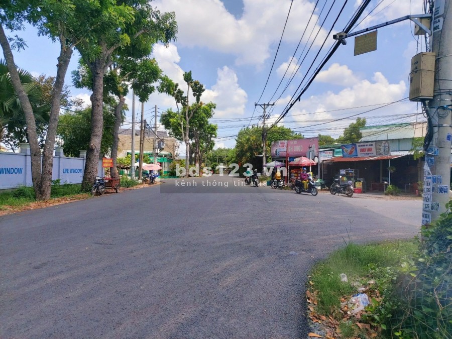 Mặt tiền đường Nguyễn Thị Lắng xã Phước Vĩnh An đường kinh doanh mua bán sầm uất