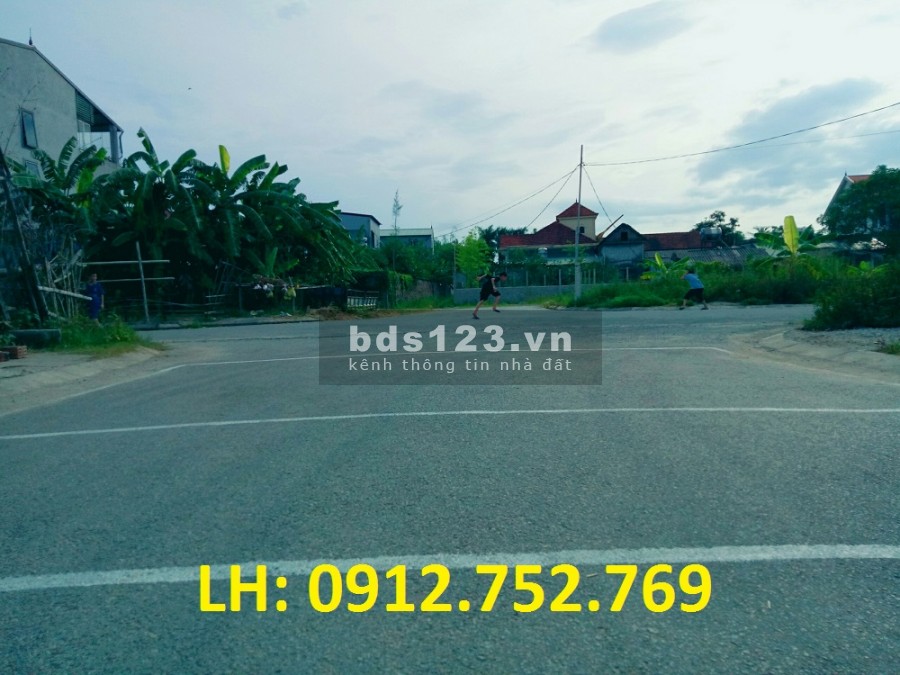 Cần tiền chính chủ cần bán gấp lô đát xóm Trung Thành, Hưng Đông, thành phố Vinh, lhcc