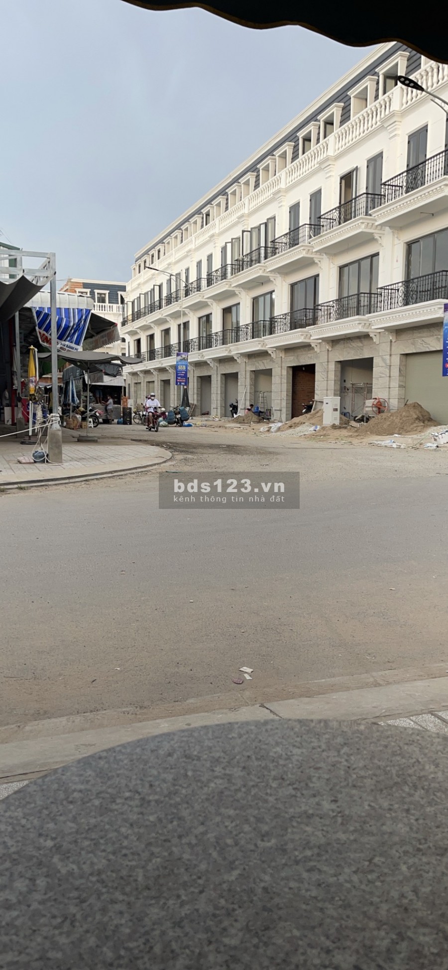 Nhà Phố thượng lưu, đẳng cấp, xây dựng kiểu Pháp sang trọng, liên hệ xem nhà 0793909873