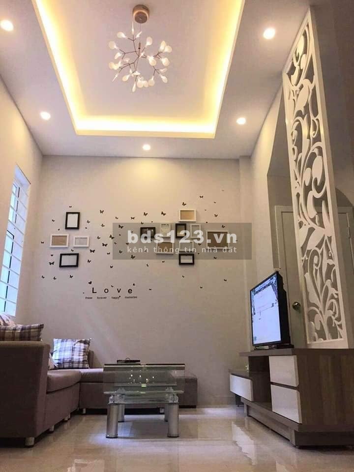 Bán nhà Văn Hương, Đống đa, lô góc, cách phố 20m, nhà 5 tầng đẹp ở luôn, 40m2, 4,35 tỷ