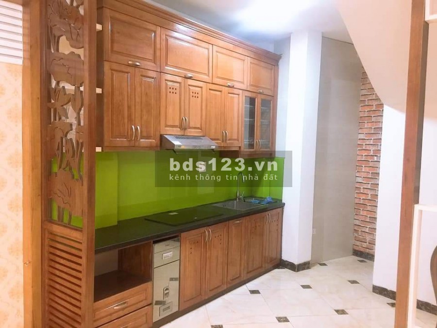 Cần bán nhà đẹp ở ngay Lê Văn Lương, gần ô tô, dtsd 32m2 4 tầng, giá bán nhỉnh 2 tỷ