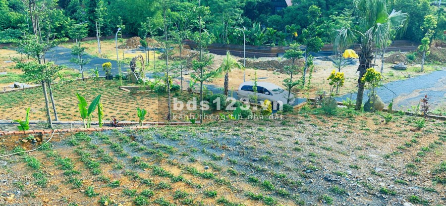 Còn duy nhất 1 lô góc đất nền có 3 mặt thoáng đã có sổ đỏ, dự án vị trí đẹp, tiện ích đủ