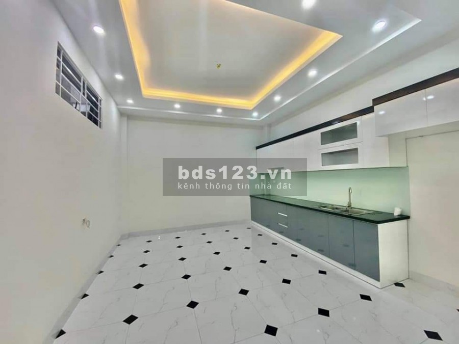 Bán nhà hiện đại với 5 tầng đúc 19 Hoàng Quốc Việt Cầu…