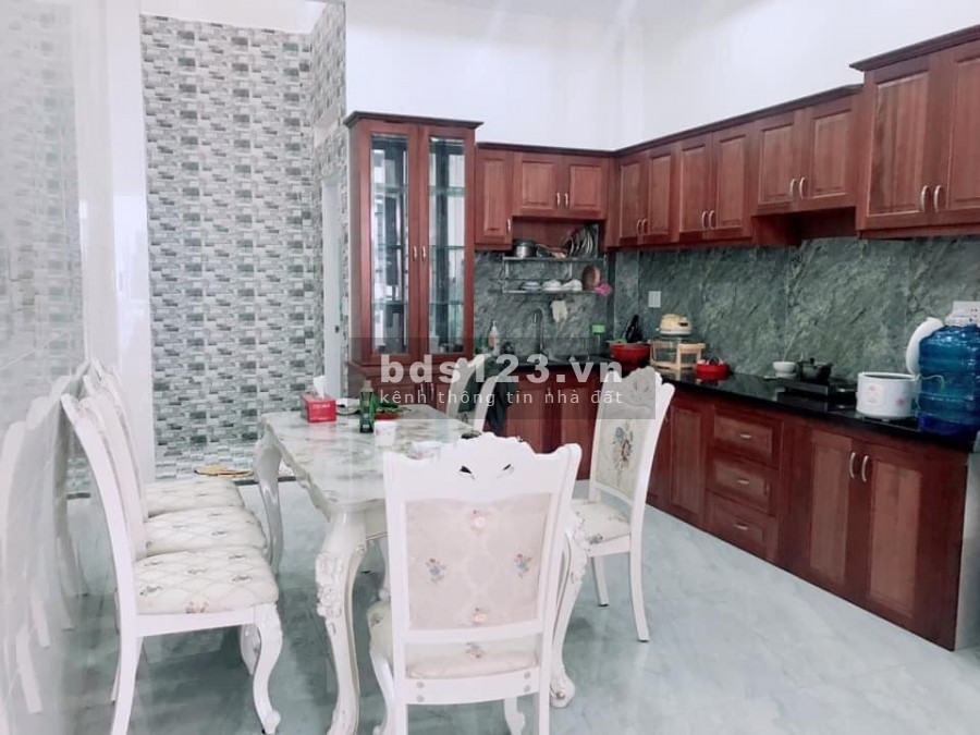 Bán nhà siêu phẩm đẹp như kim cương tặng toàn bộ nội thất, liên hệ 0947520968