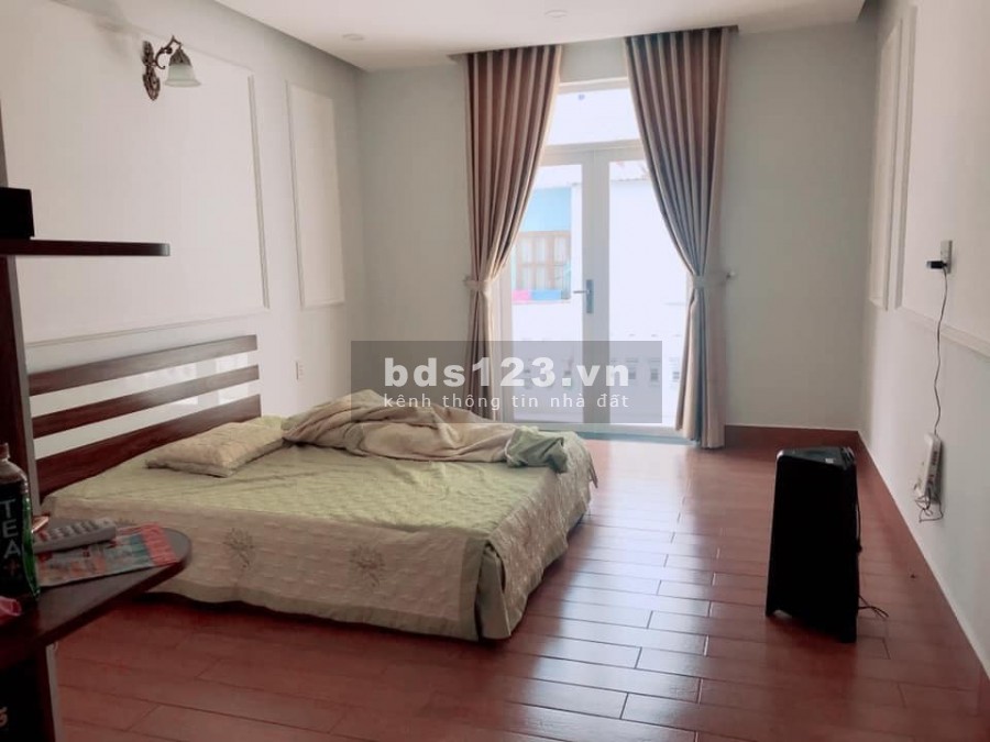 Bán nhà siêu phẩm đẹp như kim cương tặng toàn bộ nội thất, liên hệ 0947520968