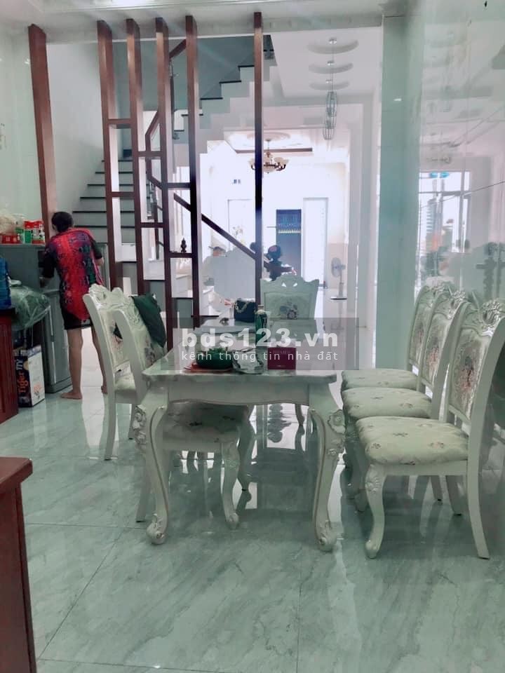 Bán nhà siêu phẩm đẹp như kim cương tặng toàn bộ nội thất, liên hệ 0947520968