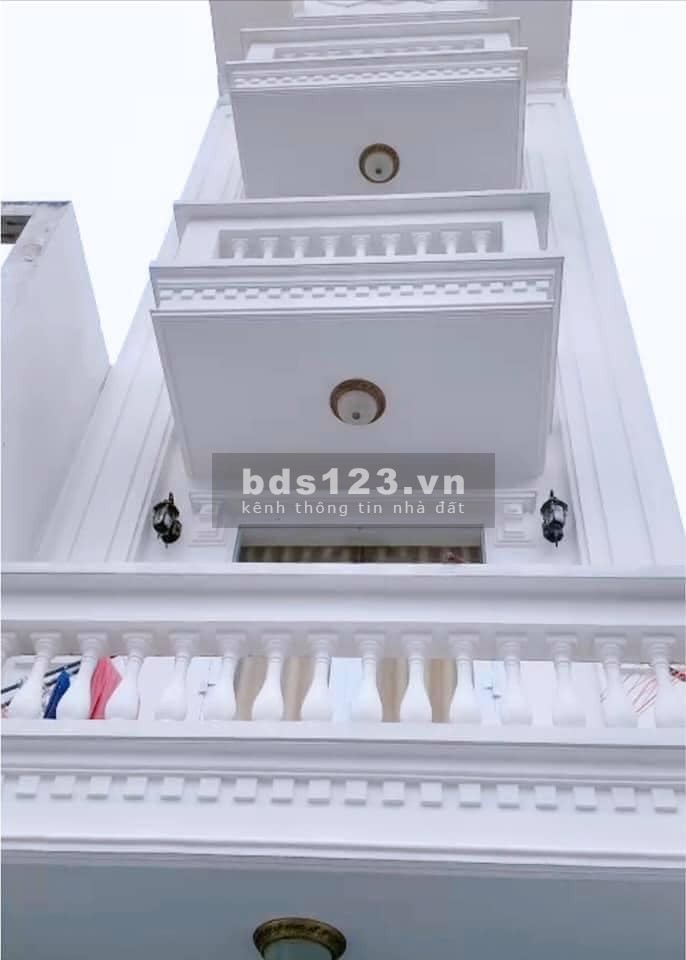 Bán nhà siêu phẩm đẹp như kim cương tặng toàn bộ nội thất, liên hệ 0947520968