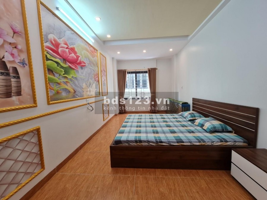 Cần bán nhà riêng dt 42m2, 4 tầng giá 4.1 tỷ, phố Kim Giang, Nguyễn Trãi, Quận Thanh Xuân.