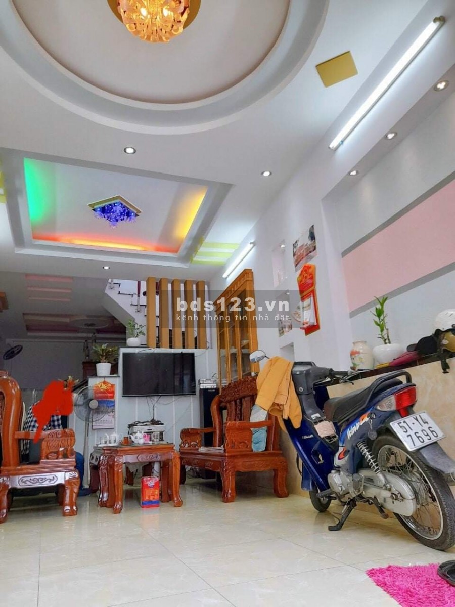 Bán nhà Phạm Văn Chiêu (Đường số 10), Quận Gò Vấp nhà đẹp ở ngay 2 tầng dt 45m2 giá 4.25 tỷ