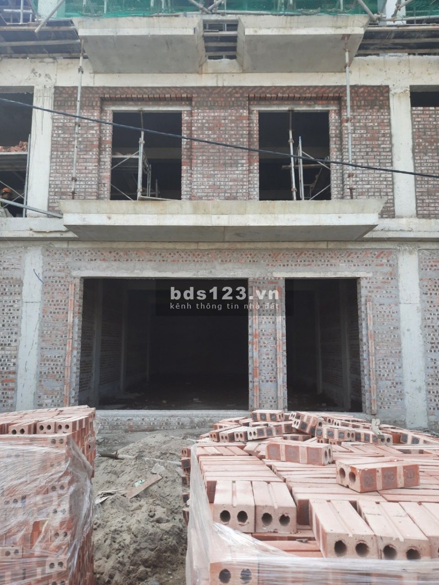 Shophouse Yên Phong sổ đỏ 7mx19m mt 48m2, xây 4.5 tầng, giá chỉ 2 triệu/m2, lh 0989426892