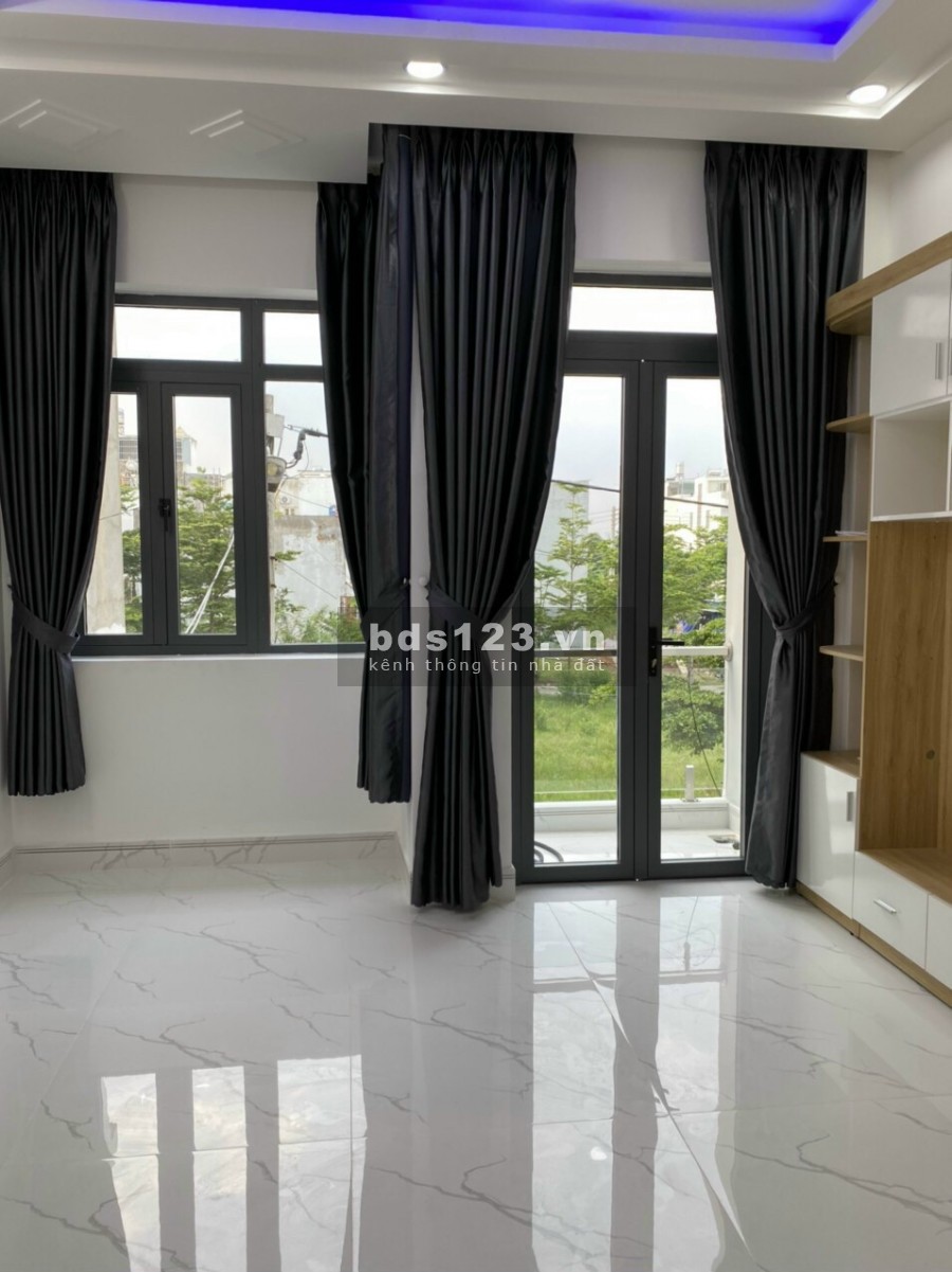 Bán nhà đường Lê Văn Lương, cách trường tiểu học 1km, 2 lầu, sổ hồng riêng