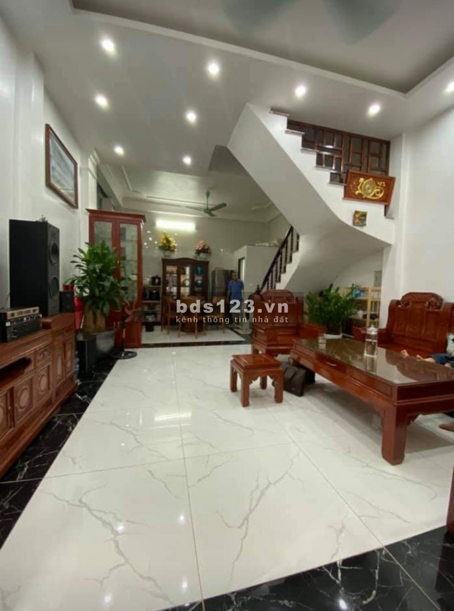 Bán nhà Lê Đức Thọ, Mỹ Đình, dtsd 40m2, 5 tầng, ngõ thông, ô tô kinh doanh, nhỉnh 4 tỷ