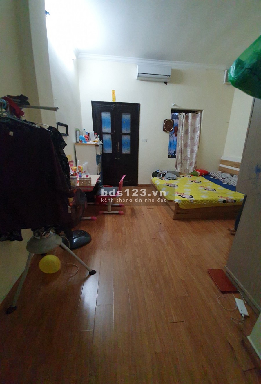 Bán nhà hiếm Trần Xuân Soạn, ngõ 4m, ô tô đỗ cửa, dtsd 35m2, nhỉnh 4 tỷ, giá tốt, sổ sẵn