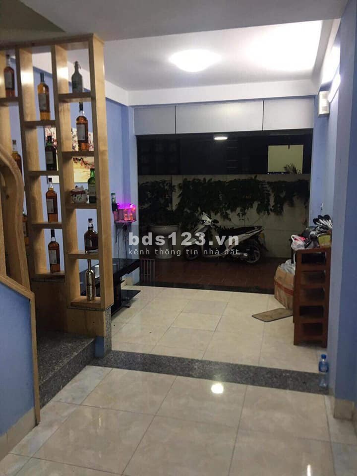 Bán nhà cấp 4 có thêm gác lửng đường Nguyễn Văn Cừ, dtsd 45m2, giá nhỉnh 2.5 tỷ