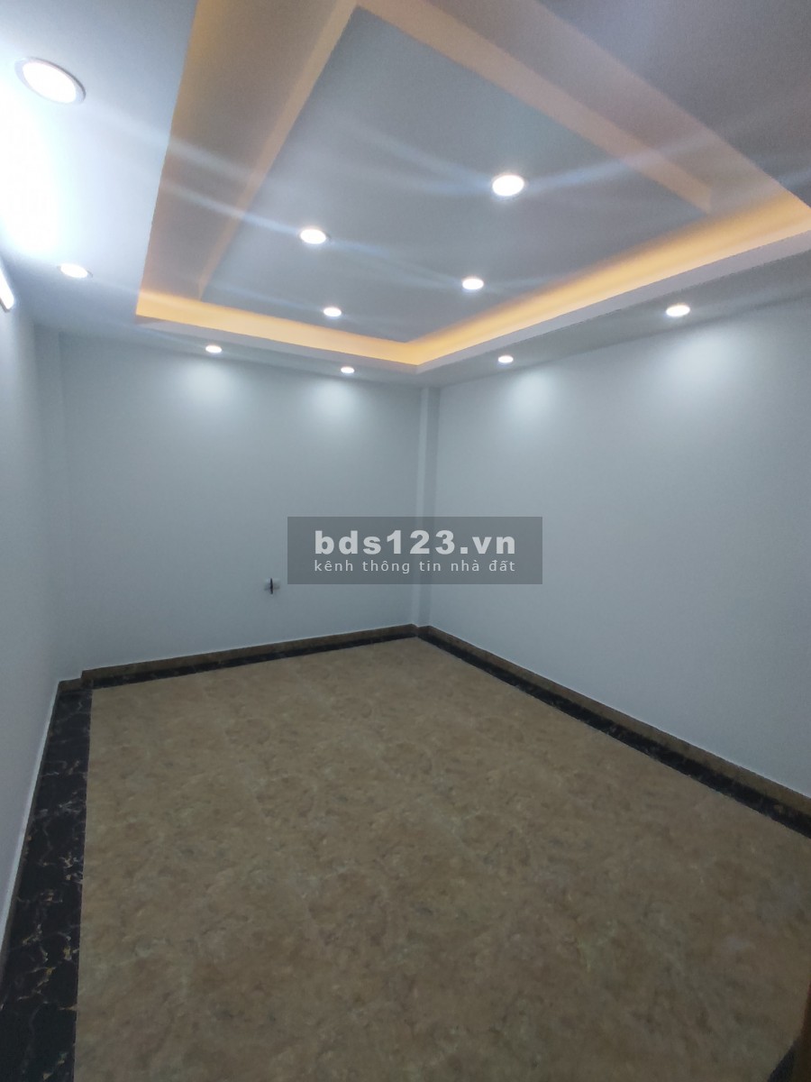 Bán Nhà Đông Thiên dt 33m2, 5 tầng, giá 2.8 tỷ, trung tâm, nhà mới, thiết kế hiện đại