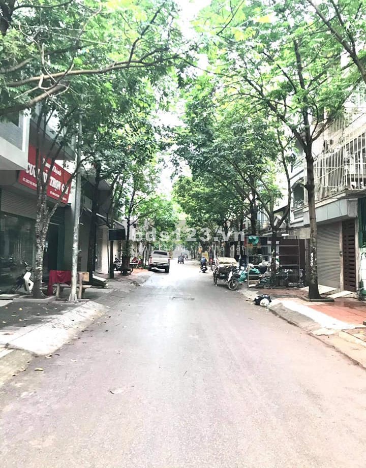 Cần bán đất liền kề khu đô thị Xa La Quận Hà Đông, diện tích 75m2 (5mx15m), giá 6,6 tỷ