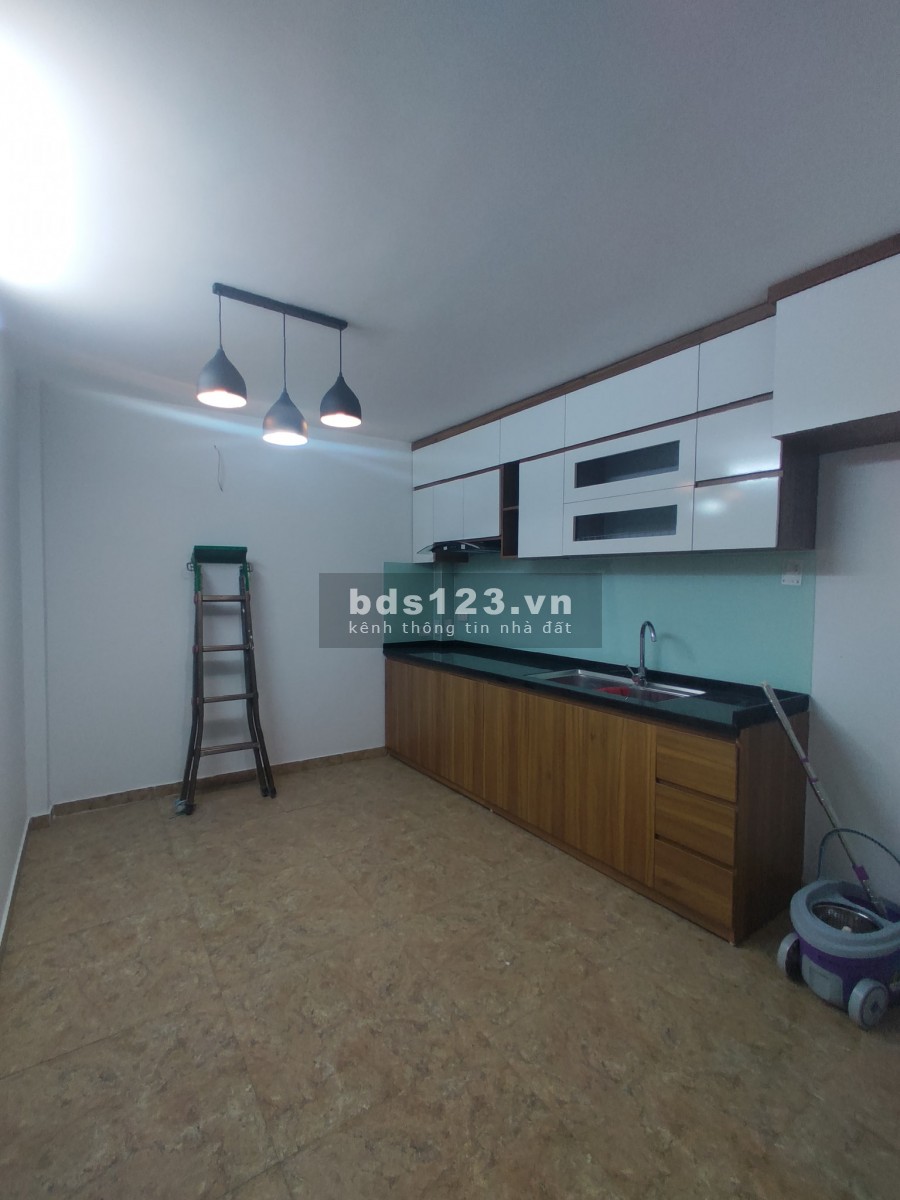 Bán Nhà Đông Thiên dt 33m2, 5 tầng, giá 2.8 tỷ, trung tâm, nhà mới, thiết kế hiện đại
