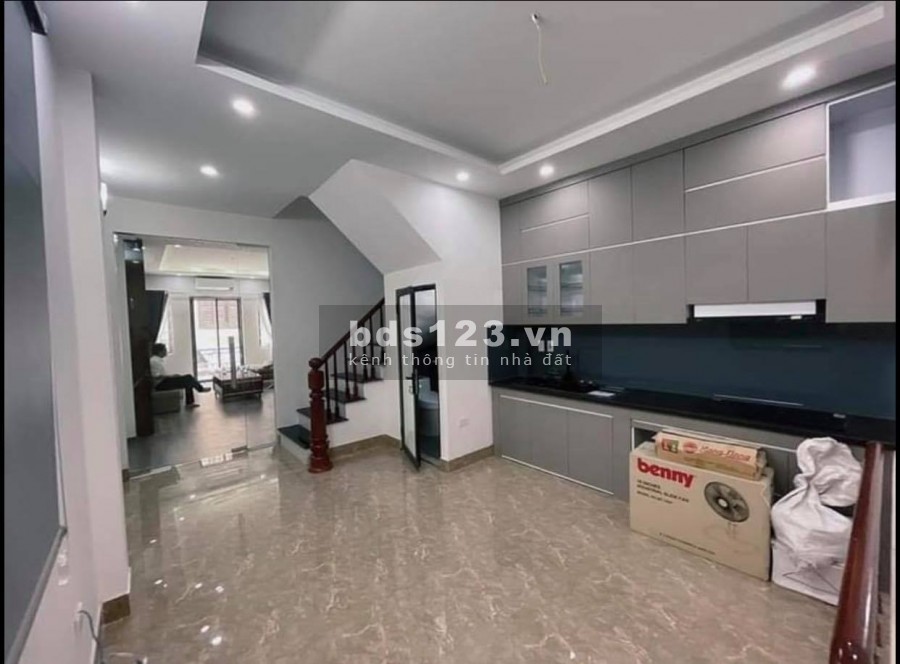 Bán nhà Trần Quý Kiên, Cầu Giấy lô góc ánh sáng ngập tràn diện tích 40m2 giá bán 5 tỷ4