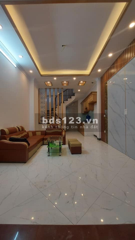 Bán nhà 5 tầng Cầu Diễn, an sinh cực đỉnh với chỉ hơn 2 tỷ, sổ vuông đẹp, sẵn sang tên