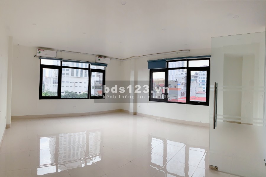 Cho thuê văn phòng tiện ích đủ, khu trung tâm, diện tích 35m2, hỗ trợ mùa dịch giảm 30%