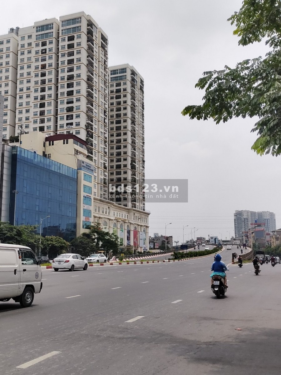 Bán nhà nguyên căn phố Mạc Thị Bưởi Quận Hai Bà Trưng, dt 30m2, 5 tầng, giá 3x tỷ ở ngay, kinh doanh