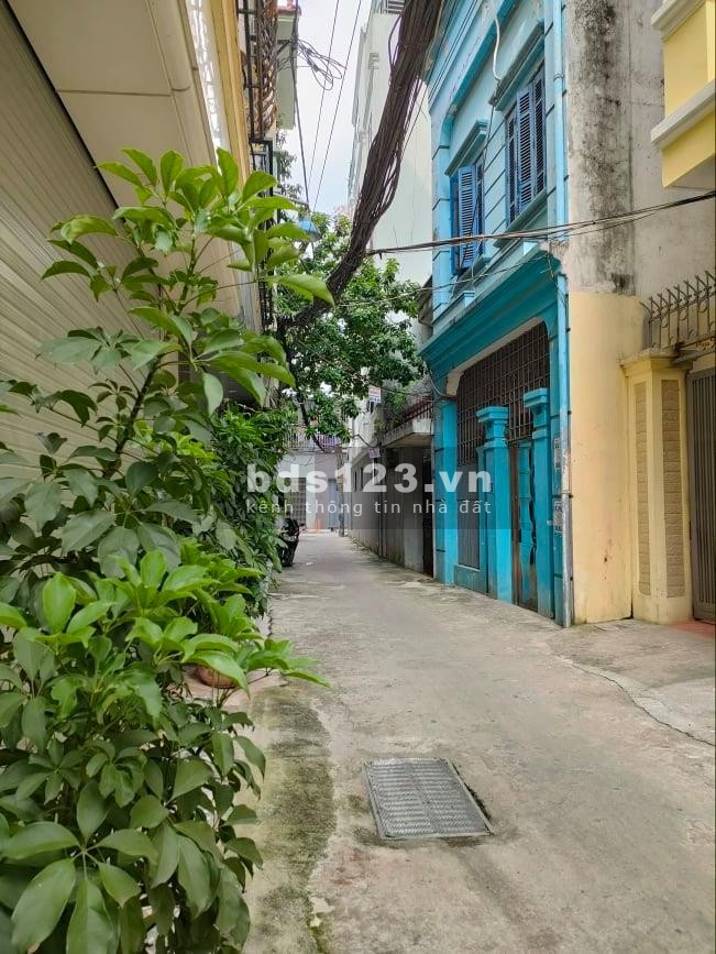 Bán nhà Thạch Cầu, lô góc, diện tích sử dụng 36m2, giá bán 2.6 tỷ, thương lượng cho khách