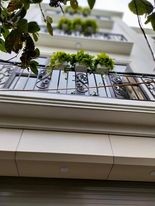 Bán gấp nhà Phố Trạm 4,5 tầng giá rẻ 3 tỷ, có thương lượng, sổ đỏ vuông đét, bàn giao ngay