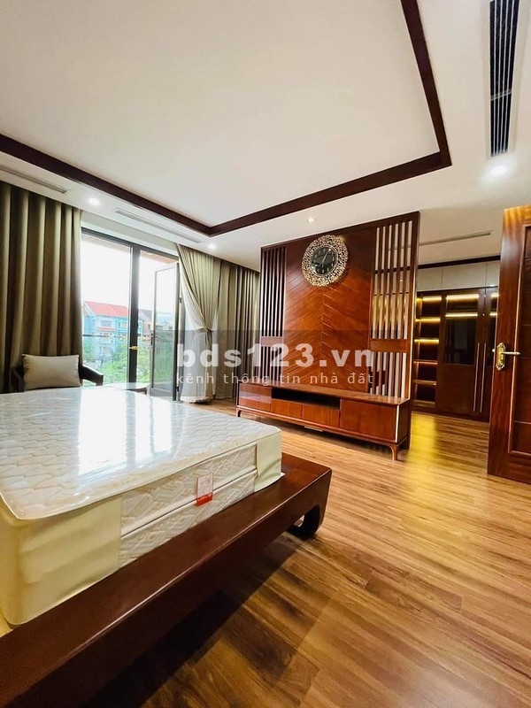 Phố Thái Thịnh, ô tô đỗ cửa, diện tích 56m2 mt 5m, lô góc 2 mặt tiền, kinh doanh đỉnh