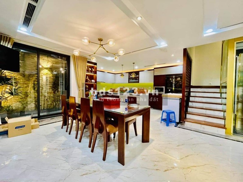 Phố Thái Thịnh, ô tô đỗ cửa, diện tích 56m2 mt 5m, lô góc 2 mặt tiền, kinh doanh đỉnh