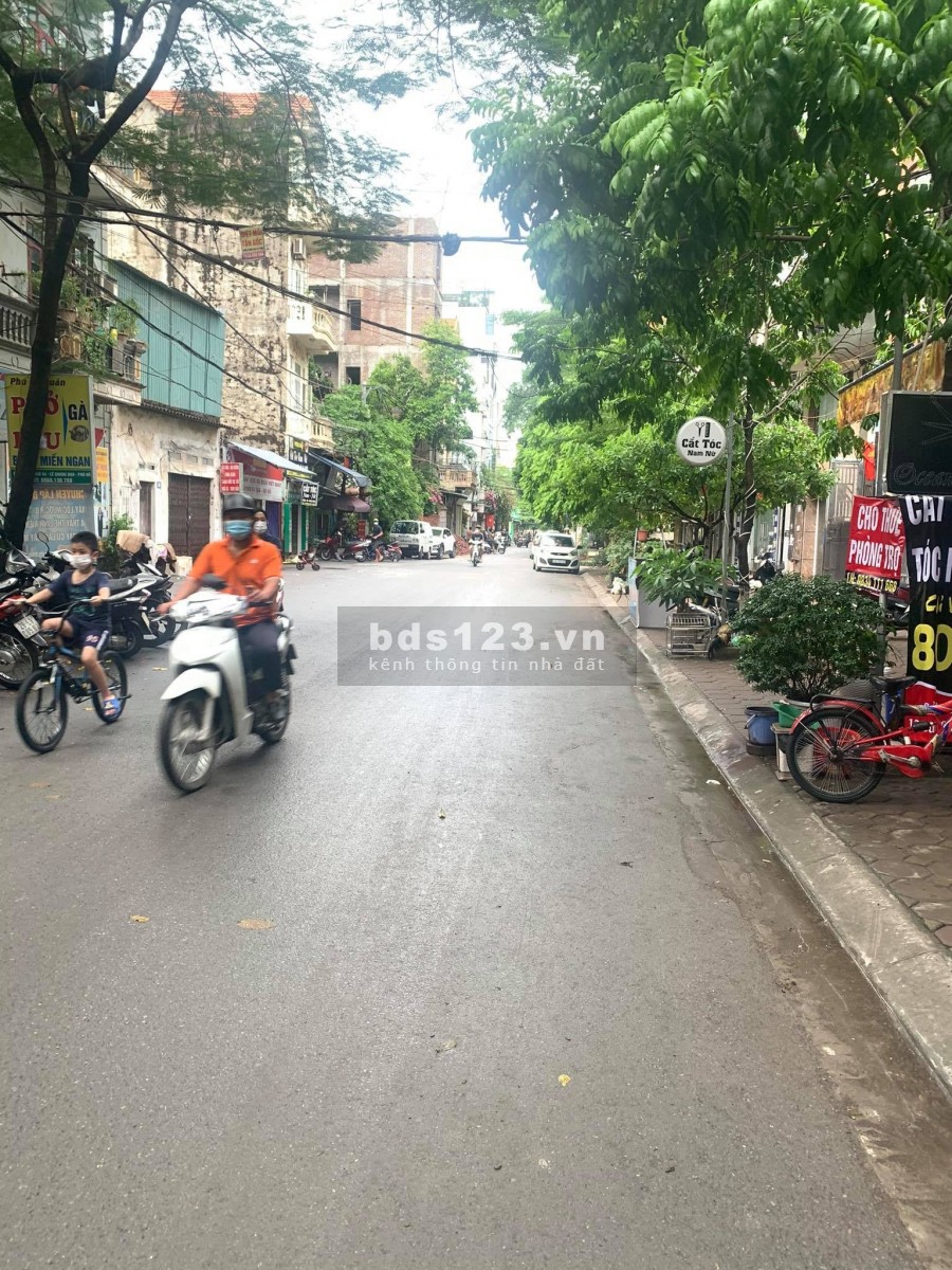 Bán nhà 5 tầng Cầu Diễn, an sinh cực đỉnh với chỉ hơn 2 tỷ, sổ vuông đẹp, sẵn sang tên
