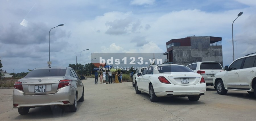 Chính chủ cần bán gấp ô đất nền trung tâm Uông Bí, ngay quốc lộ 18A, giá chỉ 15 triệu/tháng