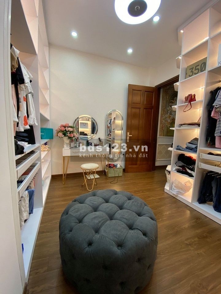 Bán nhà khu Vip Chùa hà Cầu Giấy, dtsd 48m2, 5 tầng, mt 5m, giá bán 5 tỷ, ô tô đỗ cửa