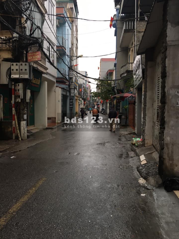 Bán căn góc Bồ Đề, vị trí đắc địa, ô tô đỗ cửa giá chỉ 2.45 tỷ, sổ đỏ cất két, giao dịch nhanh chóng