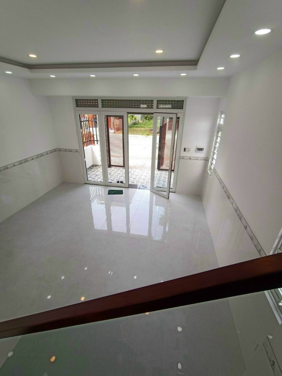 Mùa dịch cần Bán gấp căn 1 trệt 1 lầu, rộng rãi thoải mái, giá 1 tỷ 450 triệu còn thương lượng