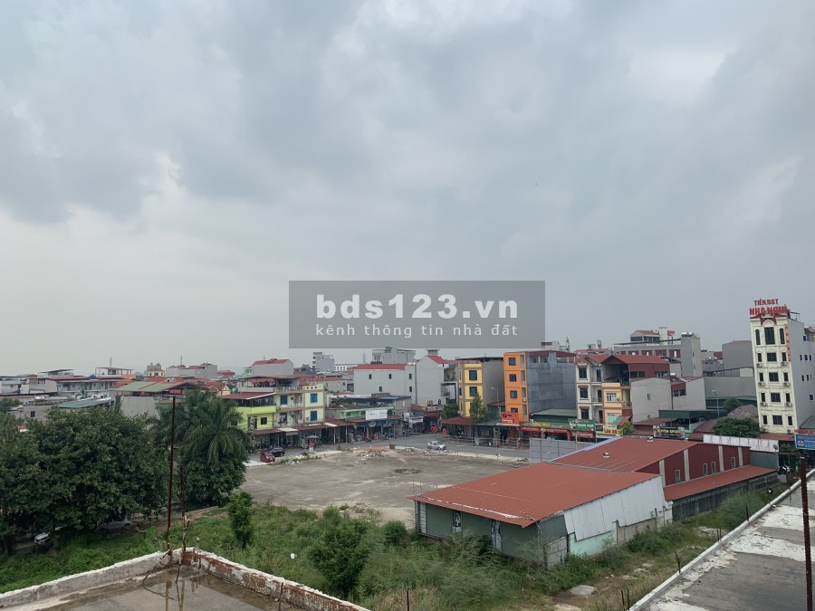 Bán căn hộ sổ sẵn ngay trung tâm giá thuận tiện để đầu tư, liên hệ xem nhà 0975348223