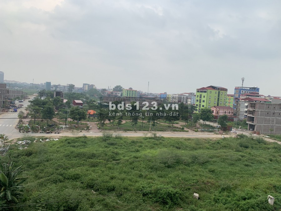 Bán căn hộ sổ sẵn ngay trung tâm giá thuận tiện để đầu tư, liên hệ xem nhà 0975348223