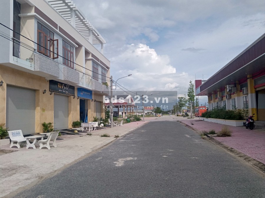 Bán nhà phố mặt tiền kinh doanh đang cho thuê 15 triệu/tháng, sổ đầy đủ đã hoàn công