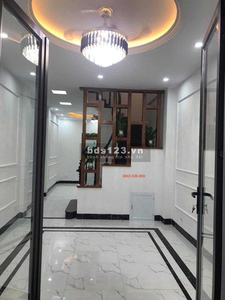 Bán gấp nhà phố Lâm Du, gần phố chủ tặng toàn bộ nội thất đẹp dt 35m2 chỉ hơn 80 triệu/m2