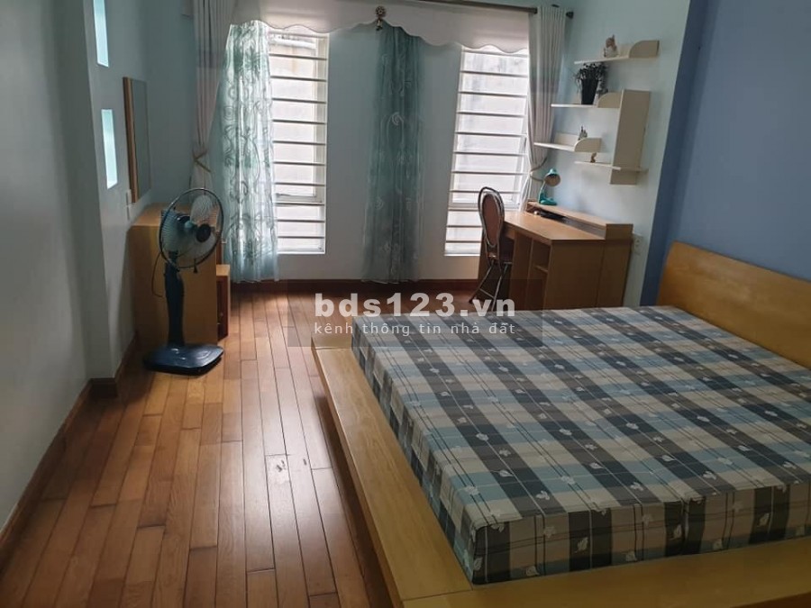 Cực hiếm, bán nhà Nguyễn Ngọc Nại diện tích 47m2 lô góc ngõ thông rộng giá 4.5 tỷ
