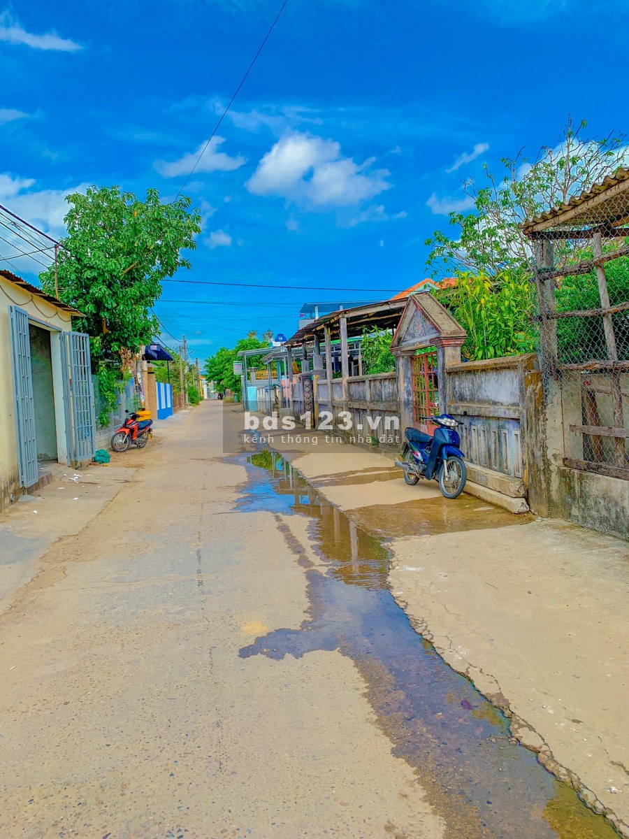 Đất ở thổ cư gần quốc lộ 1A đường quy hoạch 7m5 bán lỗ trong tháng 9 duy nhất 1 lô