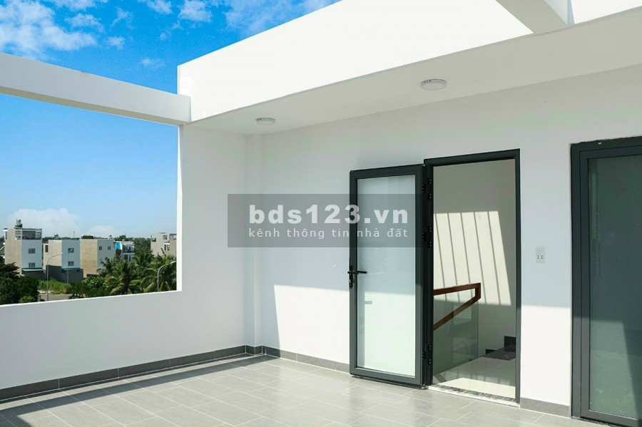 Bán nhà Bình Chánh, mới xây xong, 1 trệt 2 lầu, đường Đinh Đức Thiện (đầy đủ tiện nghi)