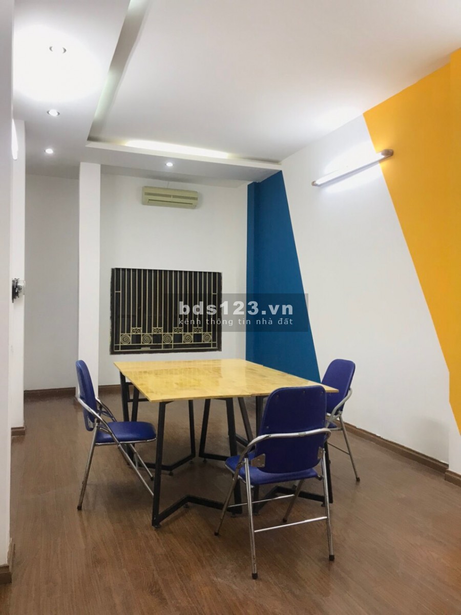 Còn trống 1 văn phòng 30m2 tại 47 Đặng Tiến Đông, 0974 352 961